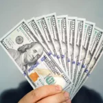 ¿Pesos o dólares? Estrategias clave para proteger tu dinero frente a la volatilidad