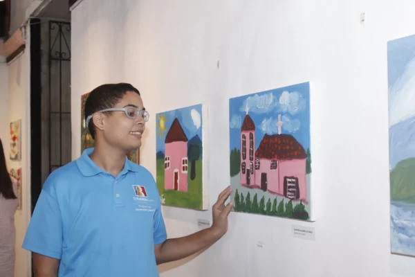 Inclusión y solidaridad en la exposición 'Sin Límites' en Casa de Teatro