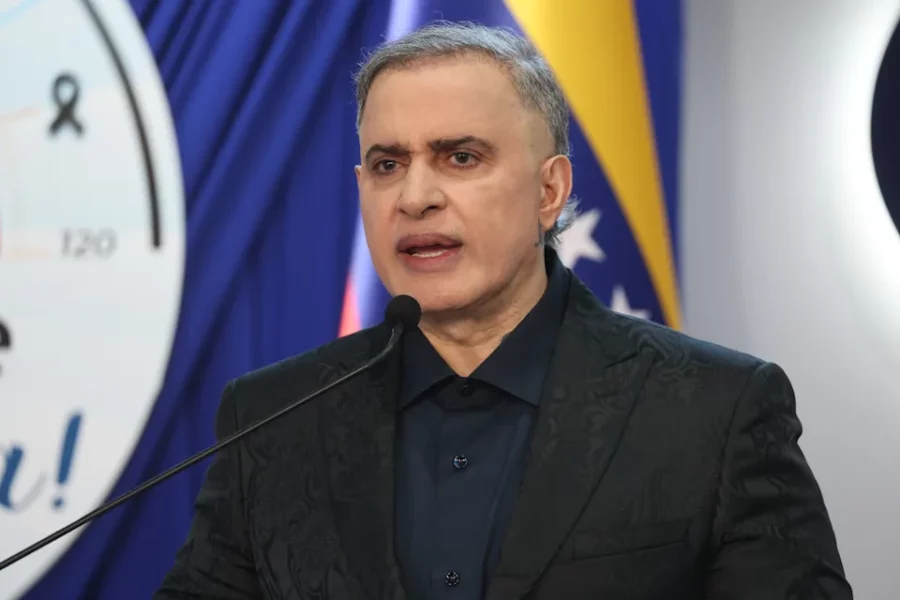Fiscal venezolano dice que Nayib Bukele es "un violador serial" de derechos humanos