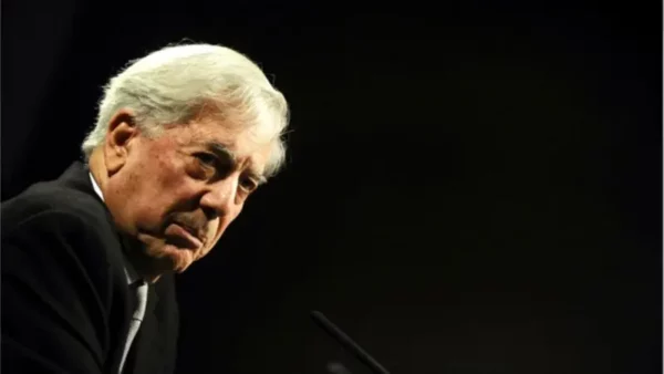 Del papel a la escena- las obras de Vargas Llosa adaptadas al cine, teatro y televisión
