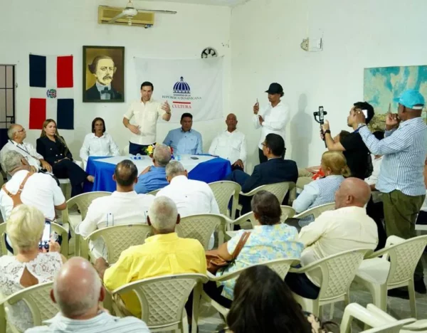 Roberto Àngel anuncia transformación Casa de la Cultura de Higüey