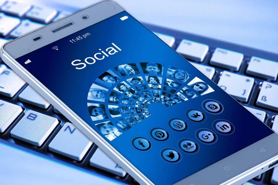 Estrategia de gestión de crisis mitiga los efectos de la desinformación en redes sociales.