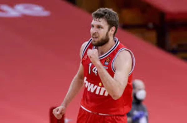 Sasha Vezenkov10
