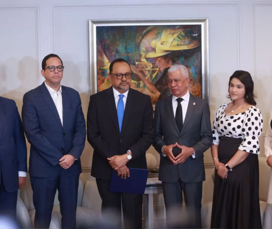 Hacienda y Economía serán un solo ministerio y el Consultor Jurídico del Poder Ejecutivo inició los trámites legales en el Senado.