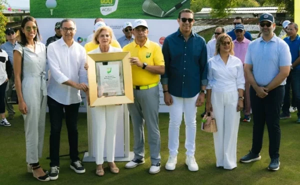 Ganadores de las distintas categorías fueron reconocidos por su destacada actuación.