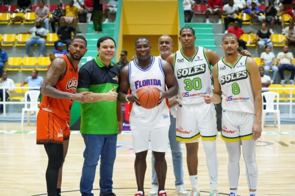 Caneros y Soles reconocen a Alfonso Soriano