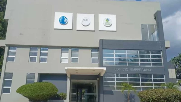 EDIFICIO EMPRESARIAL DE SANTIAGO UNO (1)