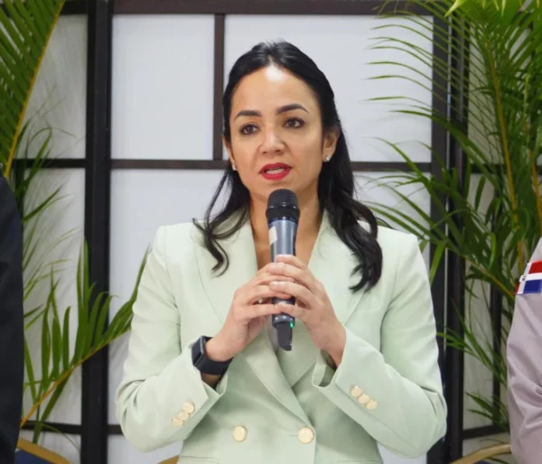 La ministra de Interior y Policía, Faride Raful