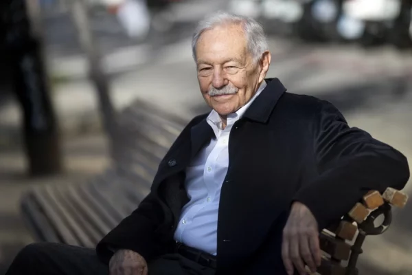 Eduardo Mendoza