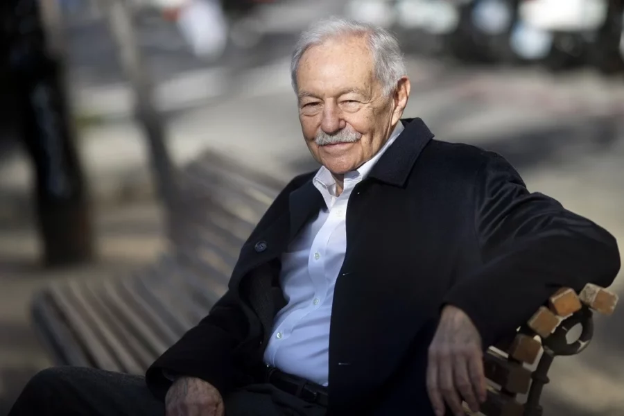 Eduardo Mendoza