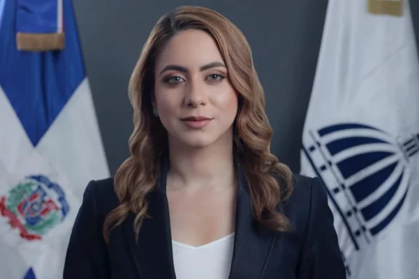 Licenciada Gloria Reyes, directora general de Supérate.