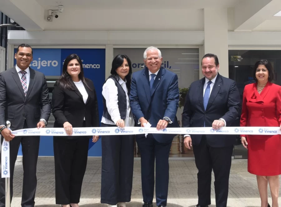 Daniel Malena, María Curiel, Orietta Read de Méndez, Víctor Virgilio Méndez Saba, Jesús Cornejo y Tania Ares.
