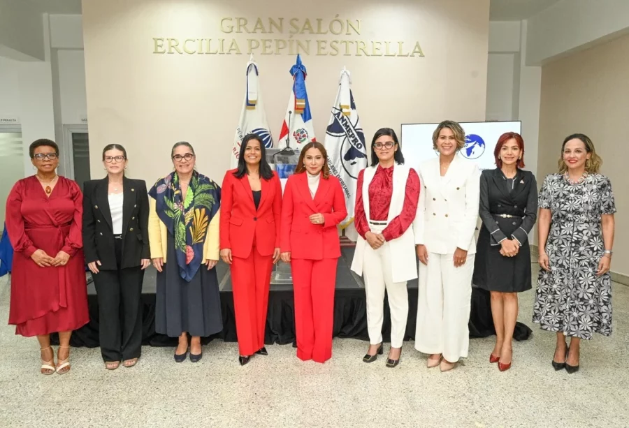 Ministra de la Mujer, Mayra Jiménez