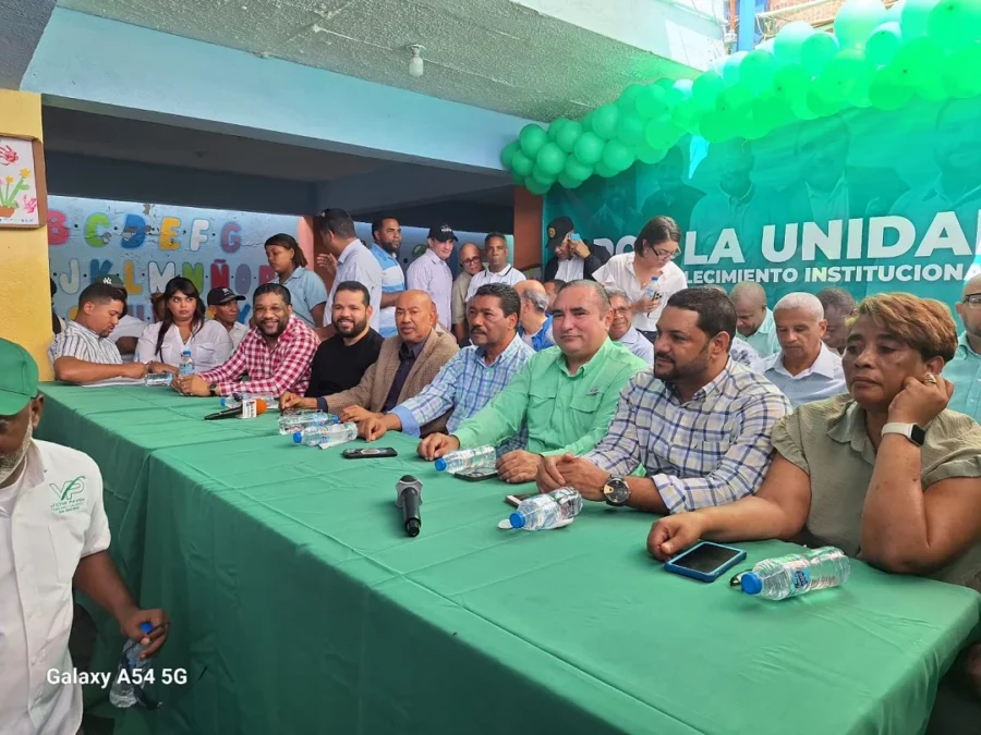 Manuel Brito, aspirante a la presidencia del partido Fuerza del Pueblo (FP) en el municipio Santo Domingo Norte