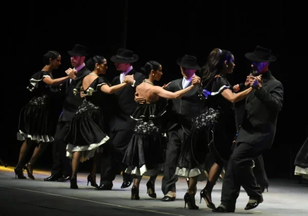 “Forever Tango” llevó magia al Teatro Nacional en este espectáculo.