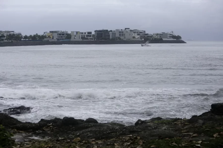 Costas de Panamá con alerta de Sunami.