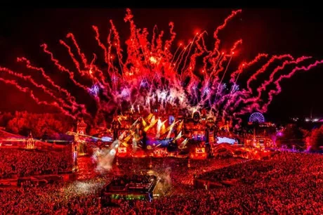 Una mujer fallece durante la primera noche del festival musical Tomorrowland