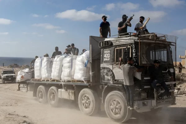 REPARTO DE COMIDA EN GAZA