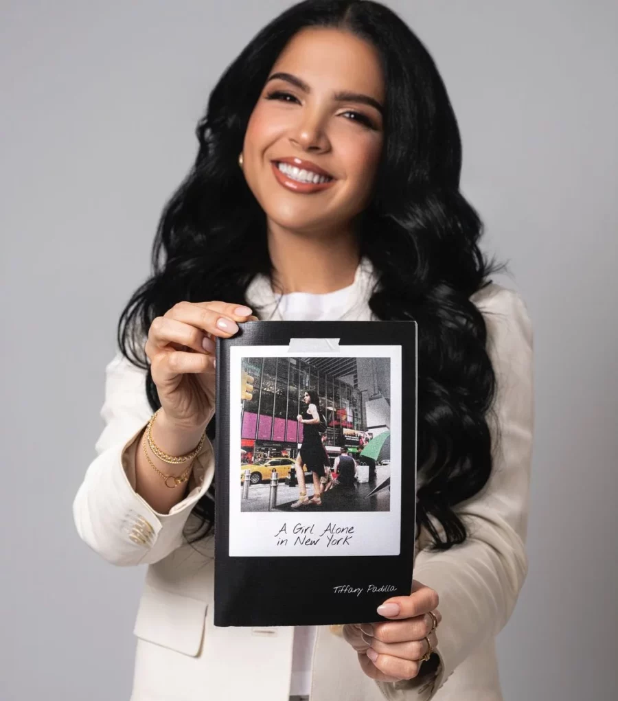 La Dominicana Tiffany Padilla narra su experiencia migratoria y lucha interna en su primer libro, Una Chica Sola en New York