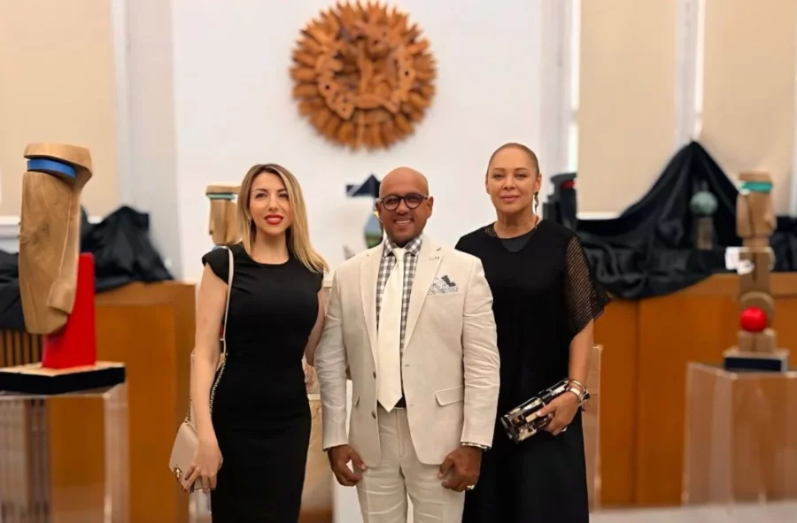 Rita Cerciello, Juan Trinidad y la actriz dominicana Iris Peynado.