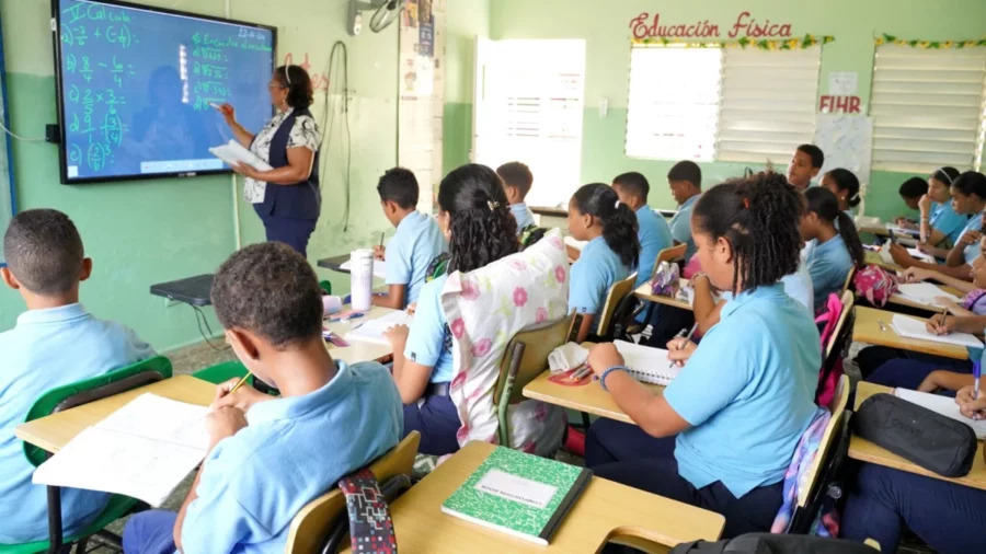 Jóvenes de Universidad Católica investigarán calidad educativa
