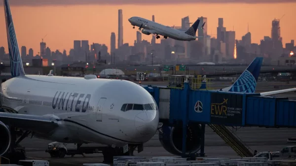 Cancelaciones y retrasos de vuelos por lluvias intensas en Nueva York y Nueva Jersey