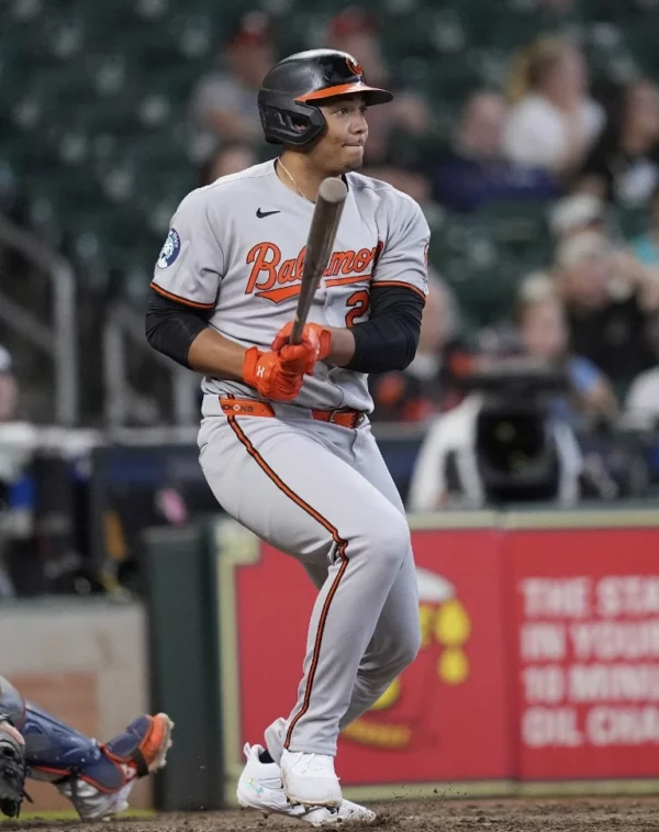 El  dominicano Samuel Basallo, de Baltimore, debutó en las Mayores, con solo 20 años de edad.
