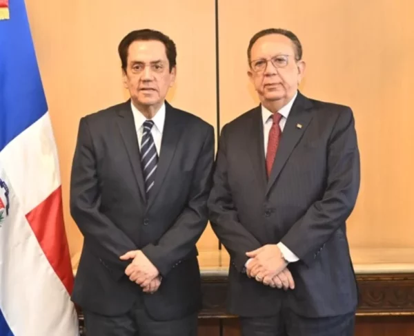 Tony Raful y Héctor Valdez Albizu.