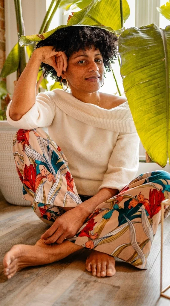 Patricia integra la moda, arte y mentoría para acompañar a las mujeres de manera integral.