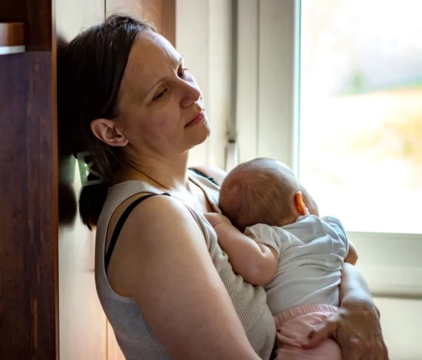 La TMS representa un avance que no sólo mejora la calidad de vida de las madres, sino que también impacta en la salud emocional del bebé y en el bienestar familiar.