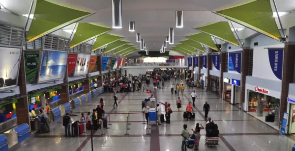 ¿Viajas al país? Aduanas refuerza controles en AILA para evitar contrabando