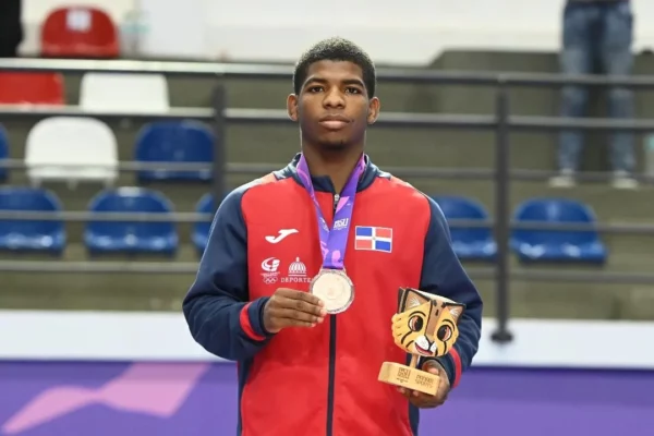 LUCHA-Yorkis Carvajal Lerbours se adjudicó la medalla de bronce en lucha estilo greco