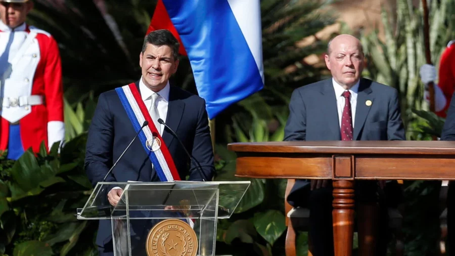 Santiago Peña presidente de Paraguay