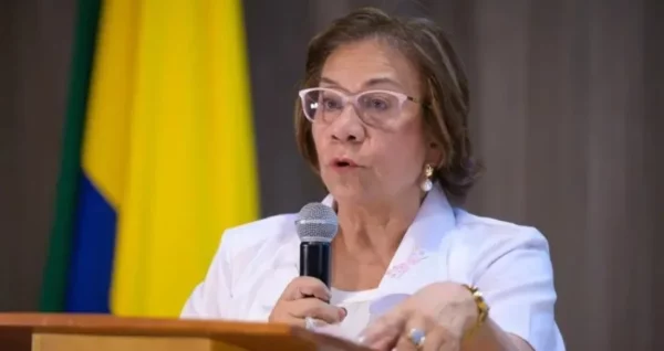 Canciller  Rosa Villavicencio, anfitriona de la reunión.