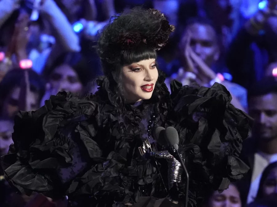 Lady Gaga consigue la mayor cantidad de galardones en los MTV Video Music Awards .