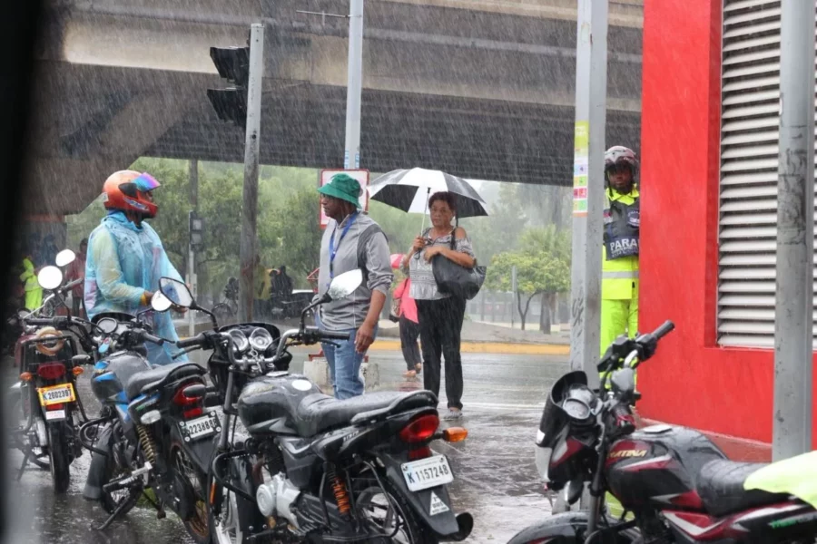 Debido a que vaguada se aleja del país, el Indomet sólo mantiene a Barahona bajo alerta por lluvias. Alexis Monegro