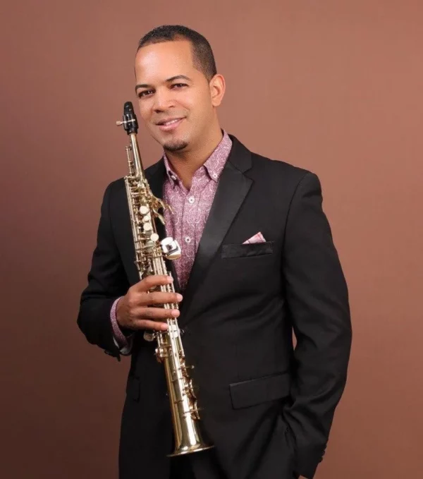 Director musical Alexander  Vásquez.