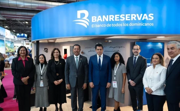 Inauguración de exposición en Top Resa