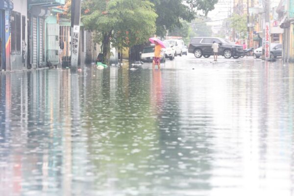COE emite alerta roja para San José de Ocoa por acumulados de lluvias y presas operan bajo vigilancia.
