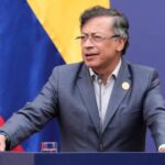 Petro dice que hay 27 cuerpos calcinados por bombardeos de Ecuador en frontera colombiana