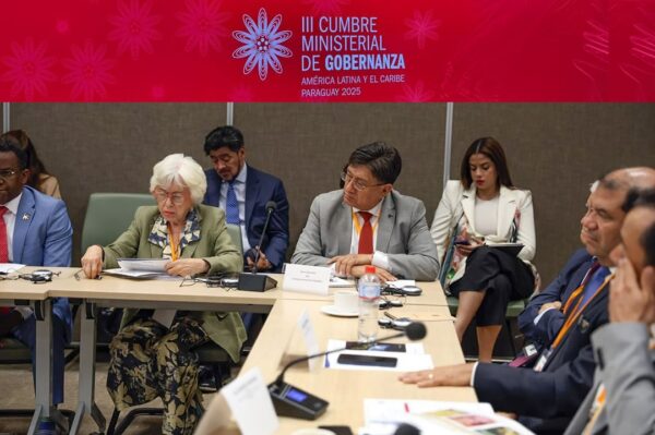 Cumbre Gobernanza