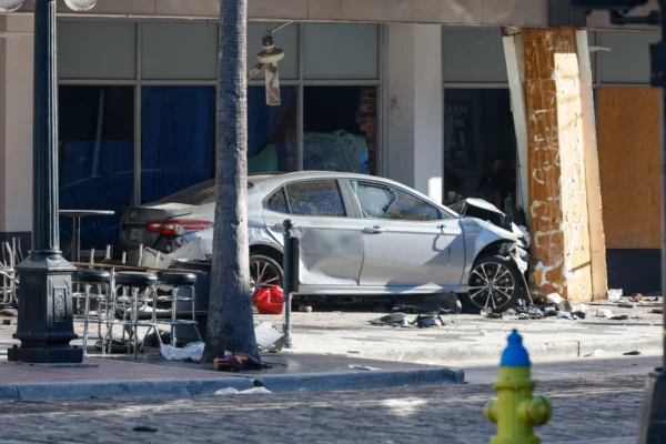 El automóvil causante del accidente