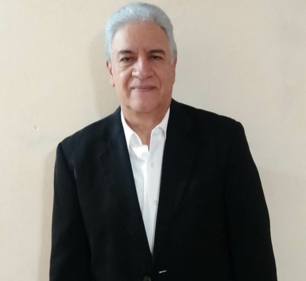 Tomas d. Guzmán-columnista-economista