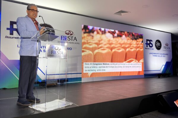 foto pedro angel agradece premio