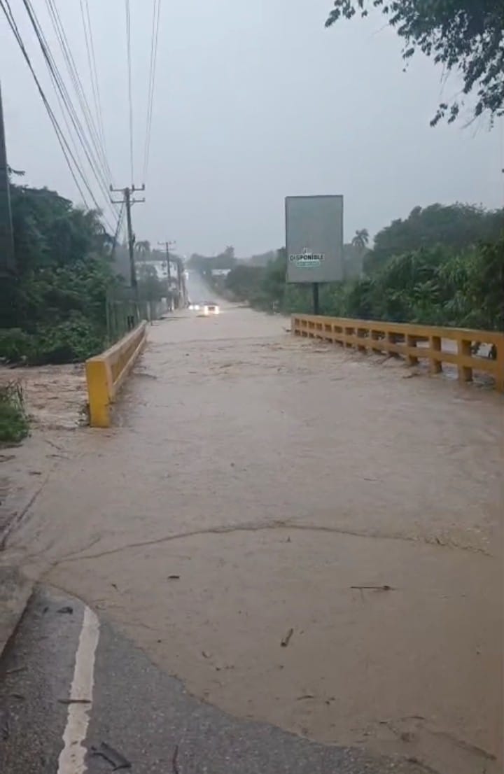 Así lucia el puente en el municipio de Puerto Plata, tras los efectos de las lluvias.
