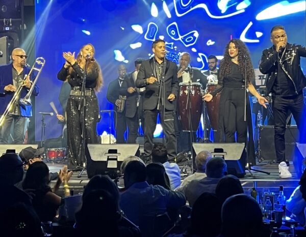 Franklyn Rivers, Irisneyda Santos,  Rubén Arielle,  Alexa Ramírez y Tony Swign se lucieron durante esta actuación.