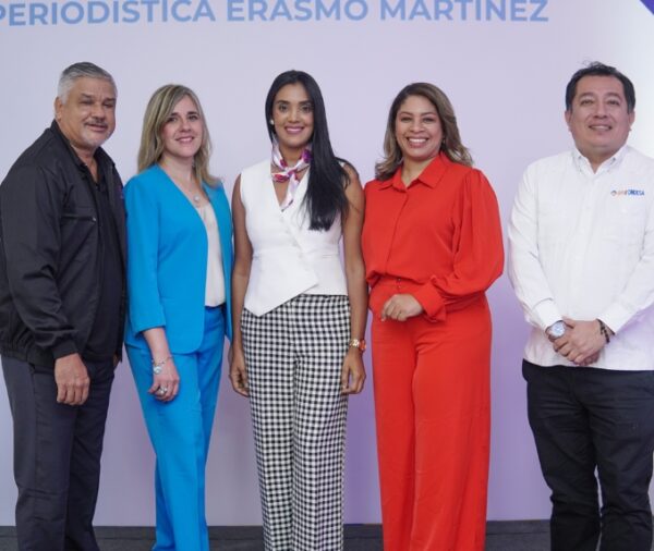 Ramón Bierd, Delia Olivares, Johanna Benoit, Emmabel de Jesús y Roberto Gallardo.