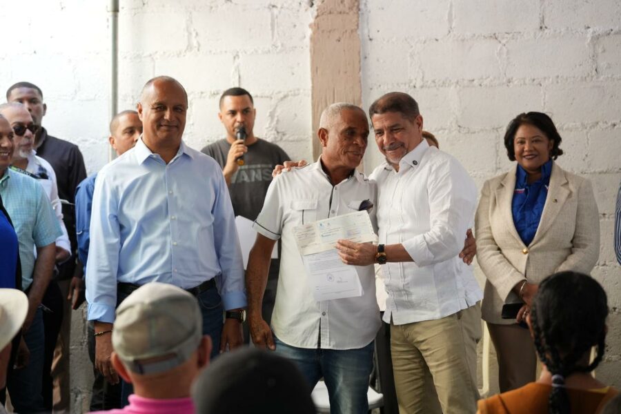 Entrega de cheques Melissa