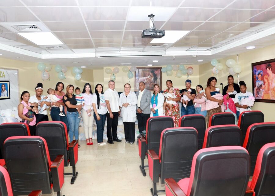 Fundación Sonrisa de Ángel entregó 252 kits especiales a igual número de bebés prematuros y de bajo peso al nacer.