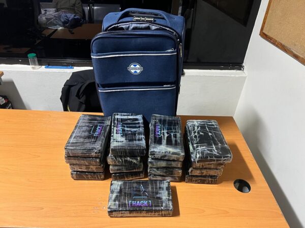 Maleta cargada de cocaína